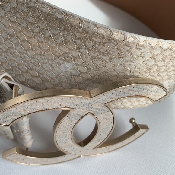 ⭐️ CHANEL Belt RARE Iridescent Python Leather Matte Gold HW Y2K Huge CC Big Logo - Picture 3 of 16